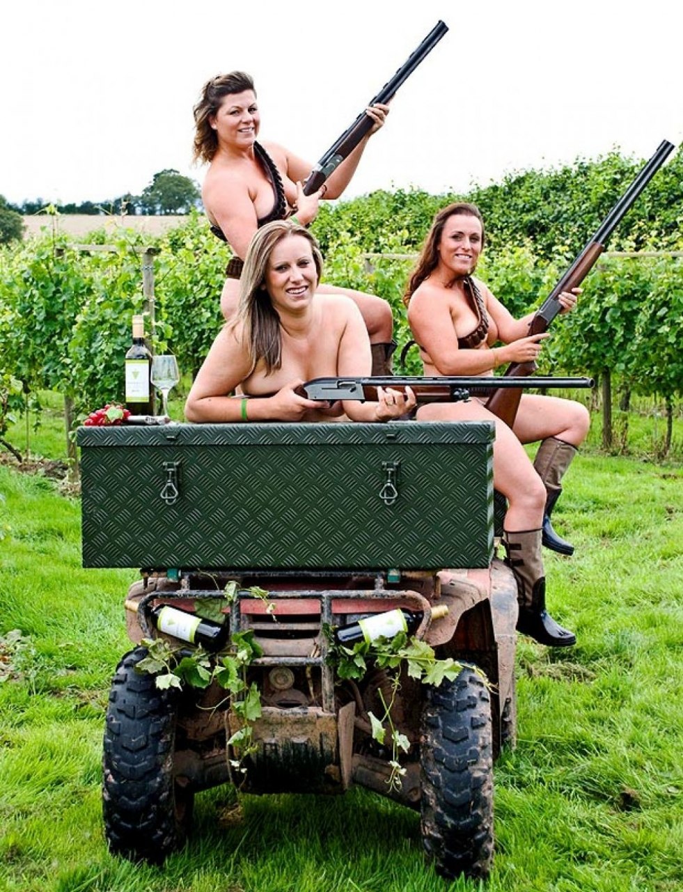 Naked girls on the hunt