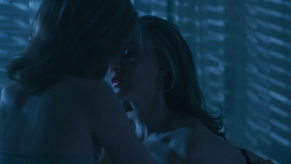 2019 film Anna erotic scenes