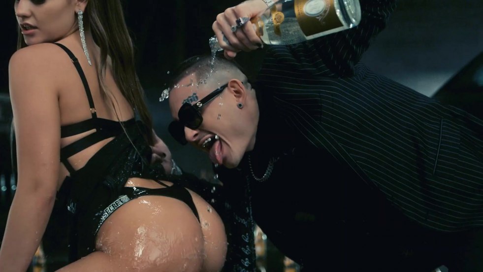 Dilara naked without bra