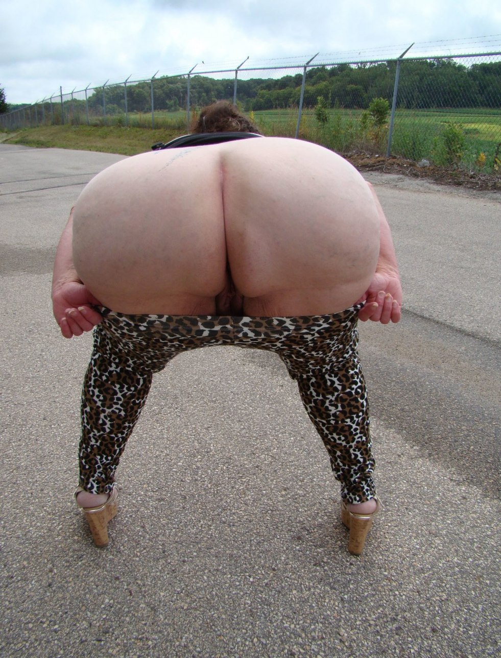 Beautiful ass old women