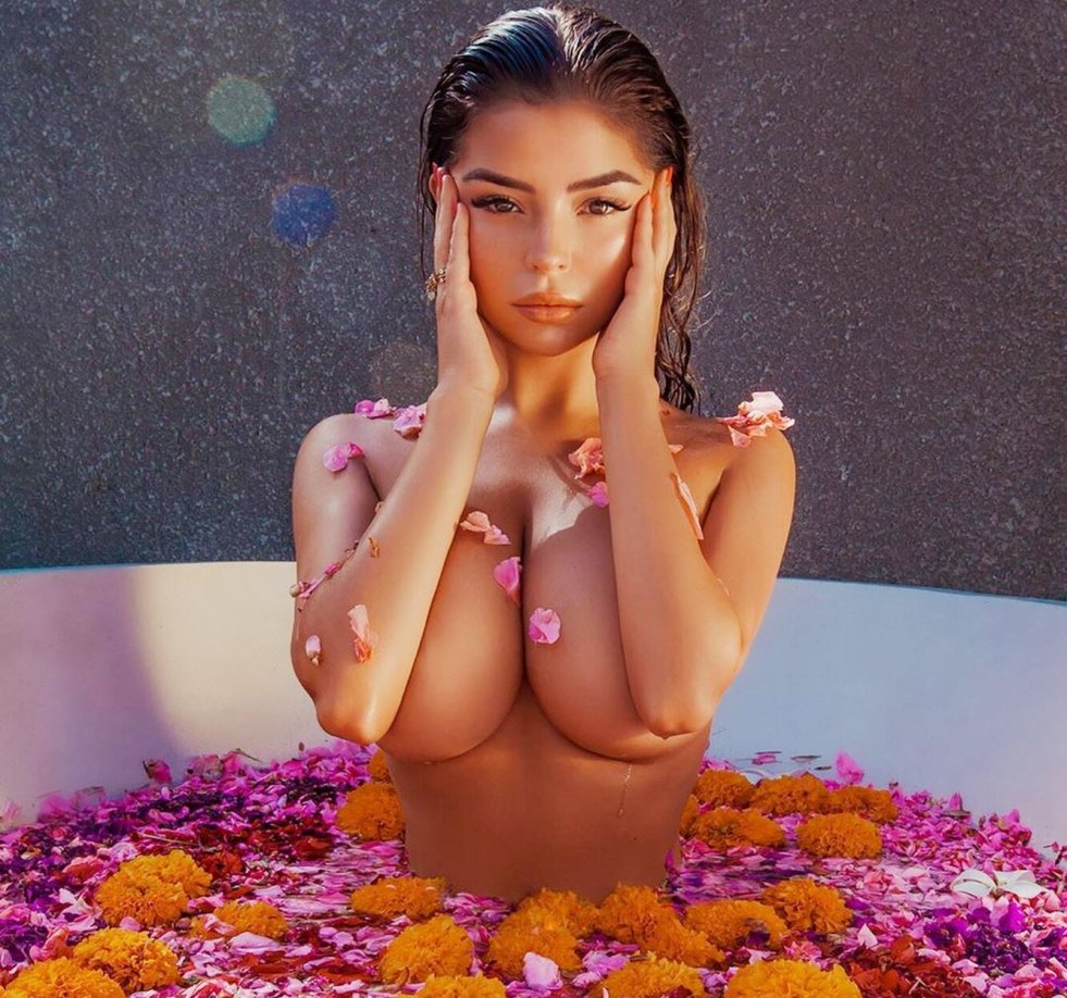 Model Demi Rose Tits