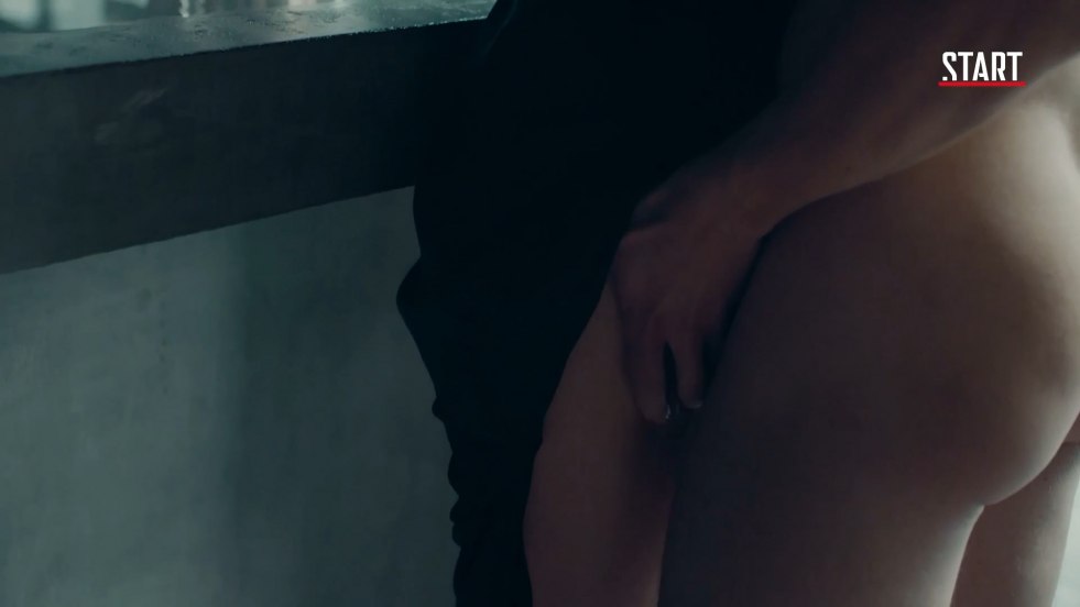 Marina Mitrofanova yards naked