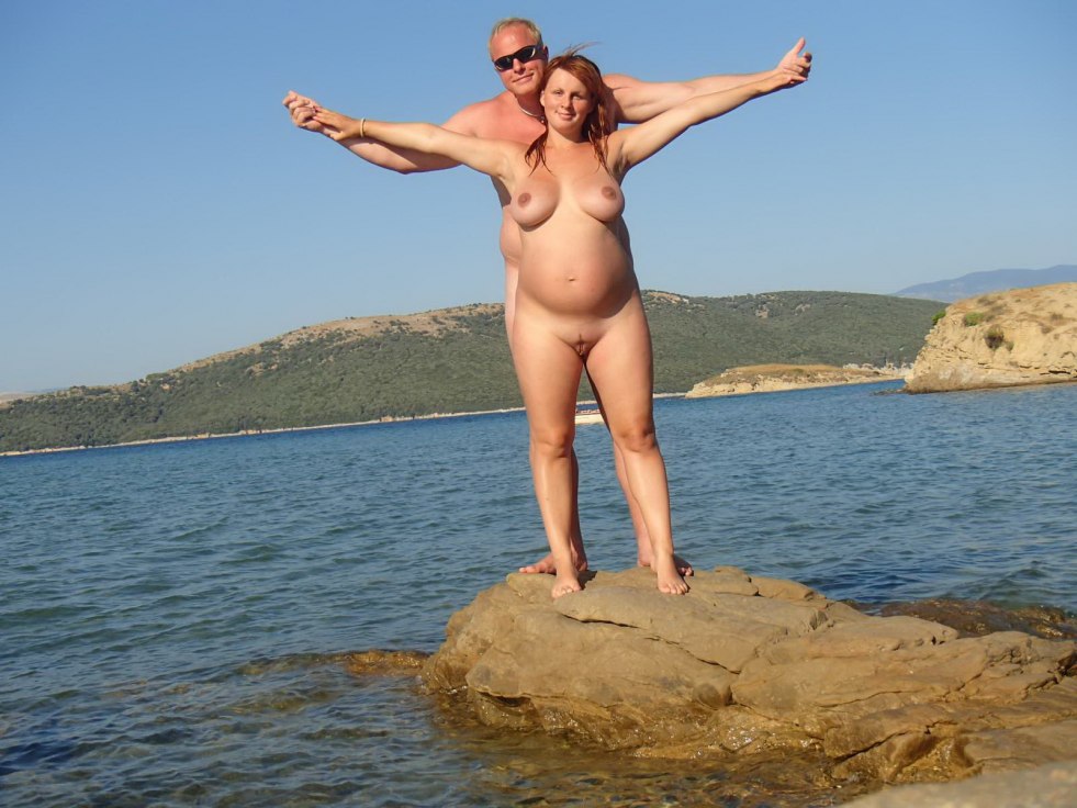 Naked pregnant nudistki
