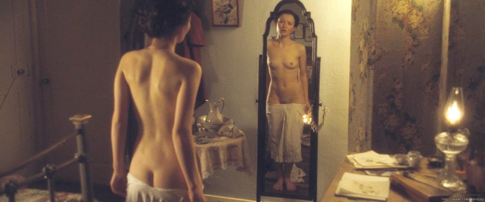 Actress Emily Watson Nude