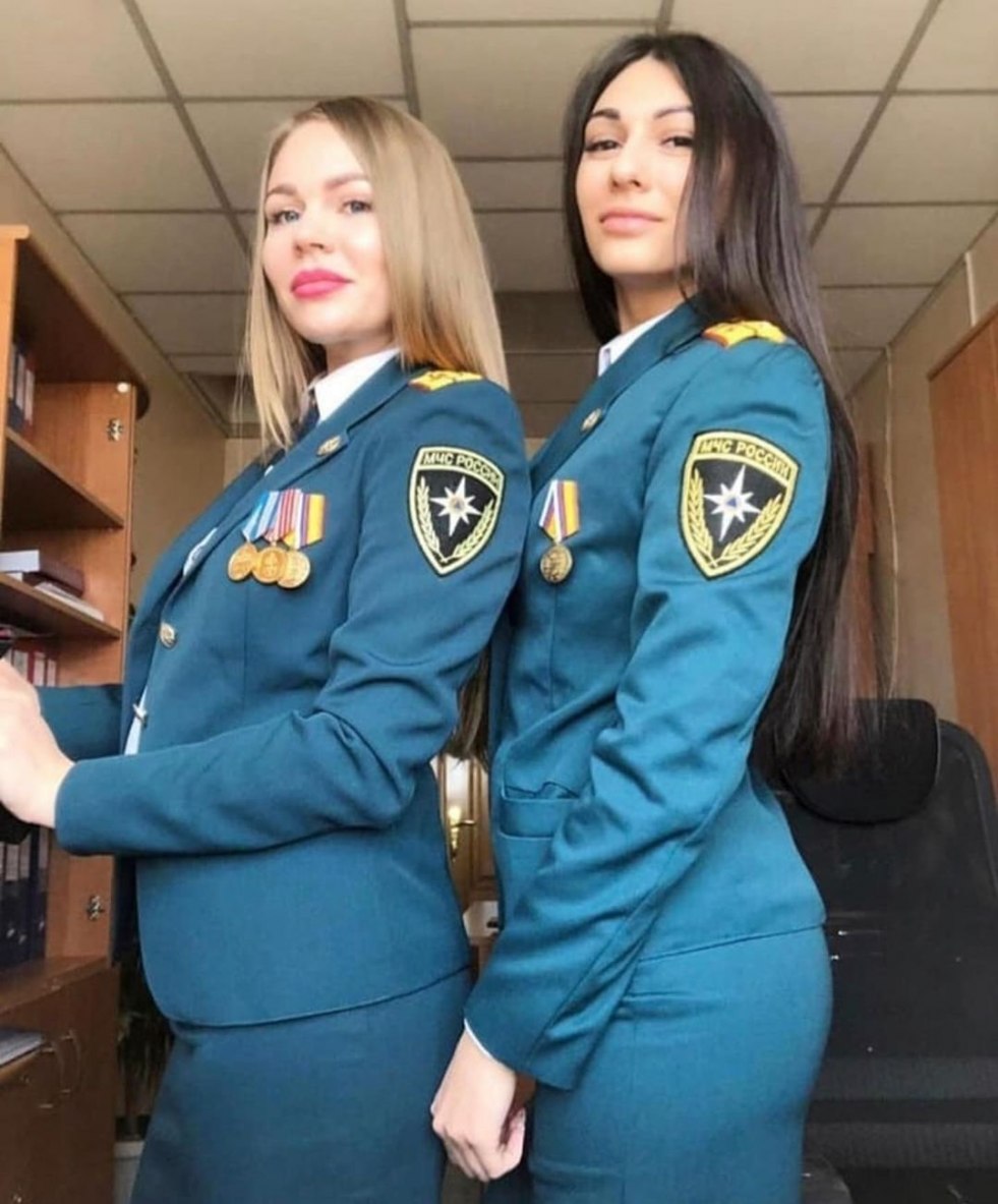 Girls in the form of MES