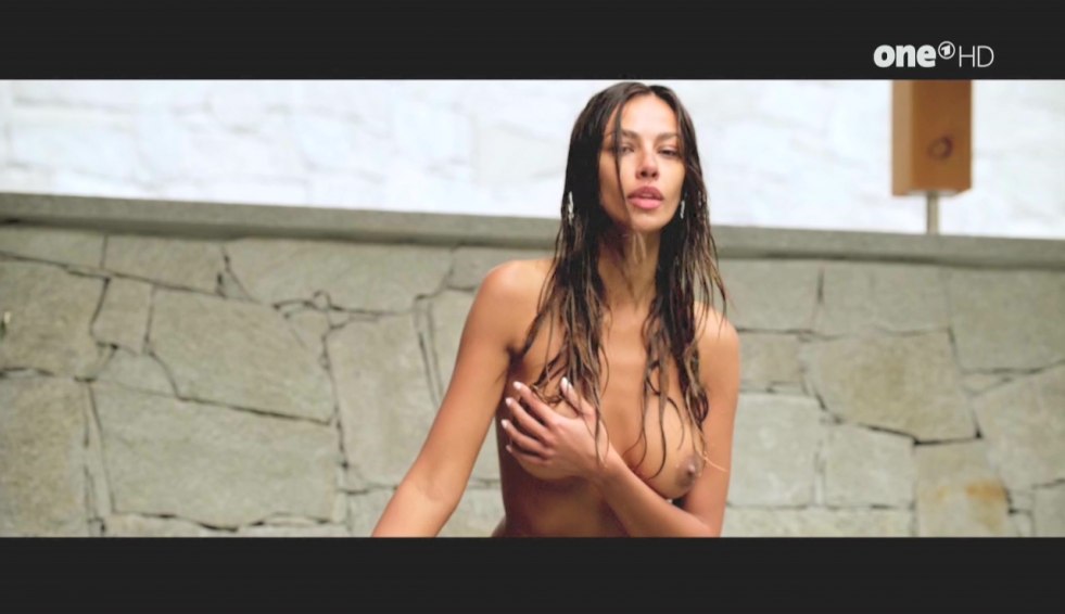 Madalina Loana Philipp naked