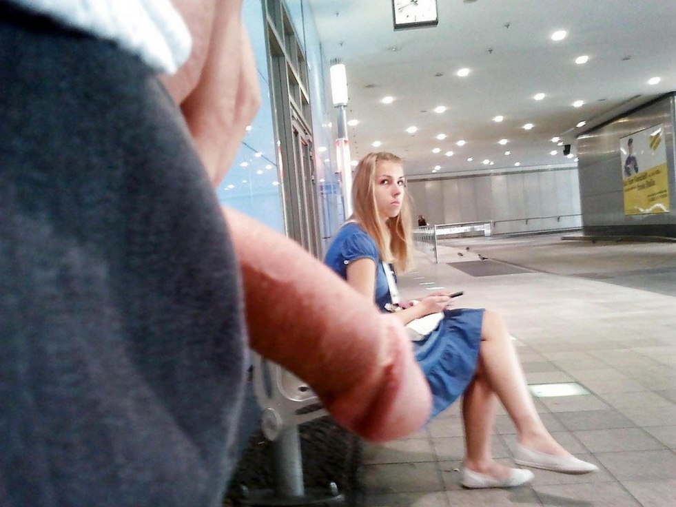 Eroto in public transport