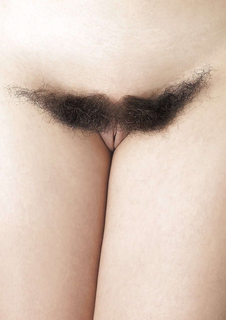 Girls with unshaven pubes in the car