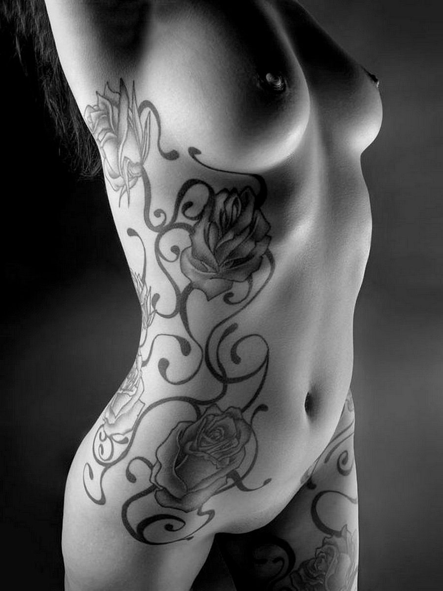 Erotic tattoo girls