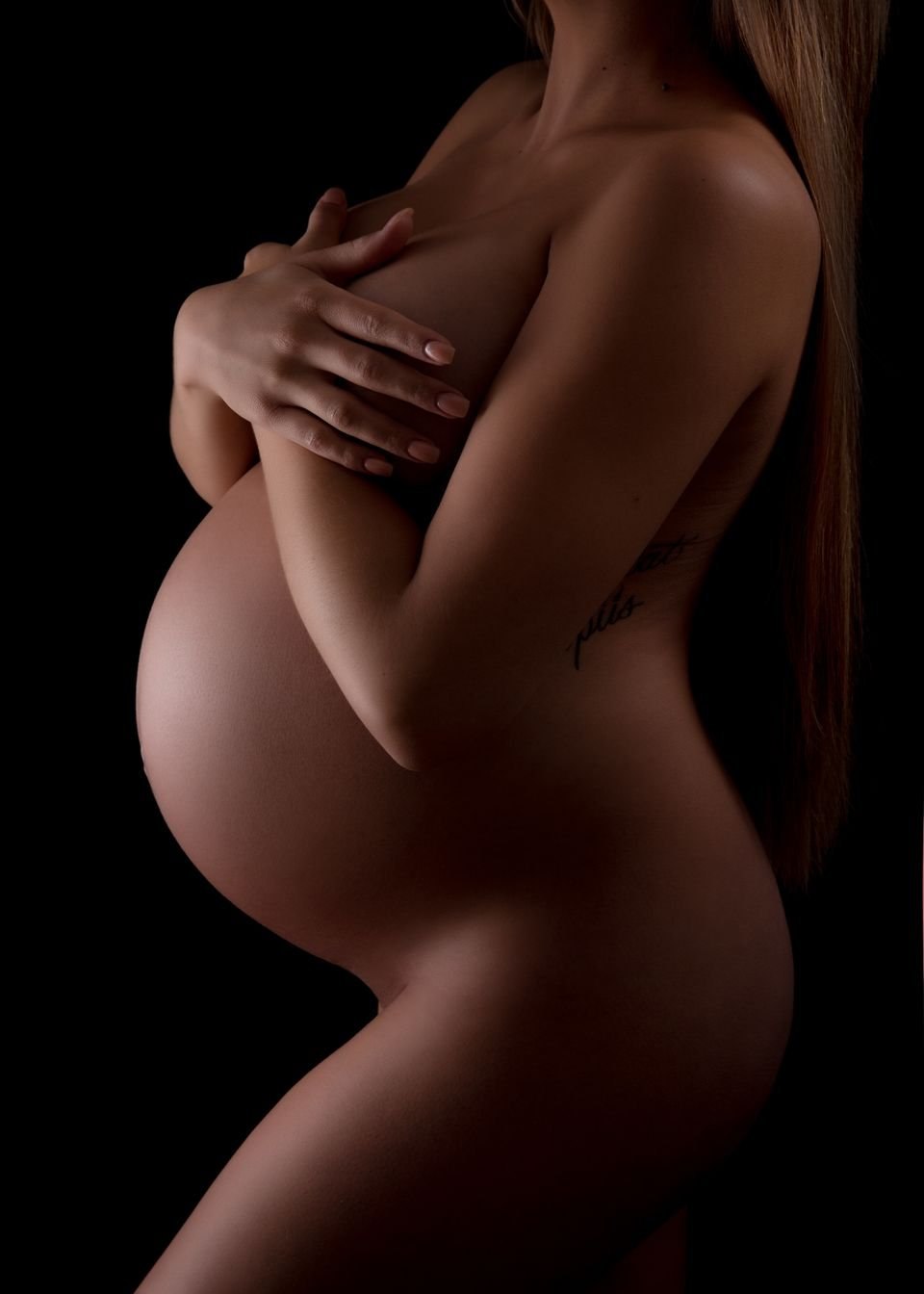 Naked pregnant fetish