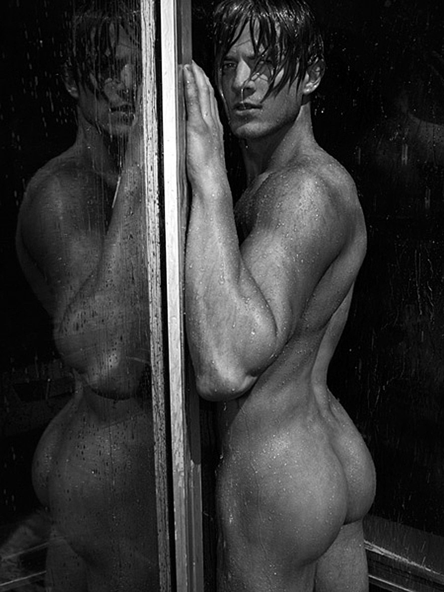 Photo session man and nude woman