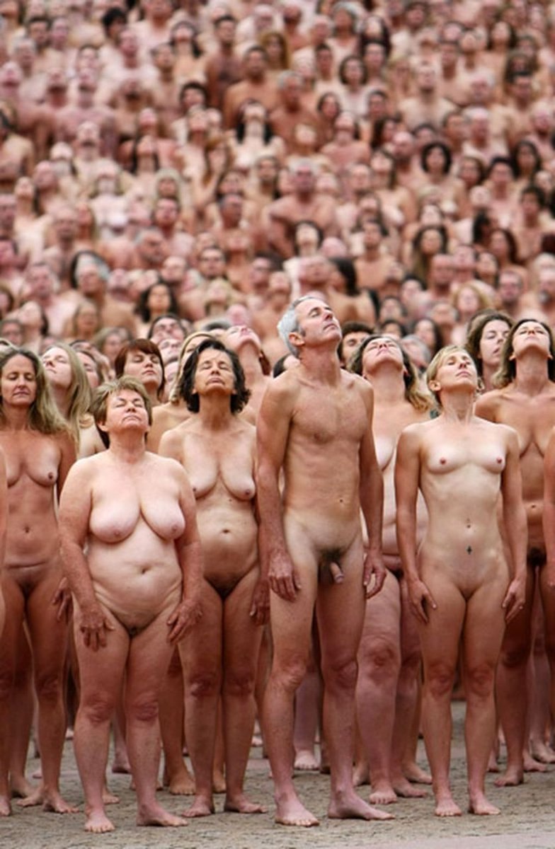 Naked women in different countries (60 photos)