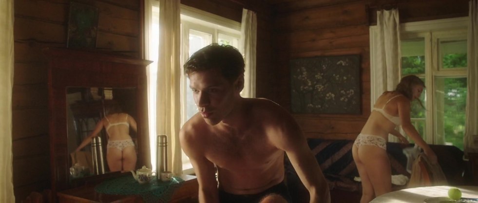 Erotic scenes with Taisia ​​Vilkova in the film "Farca" (ass)