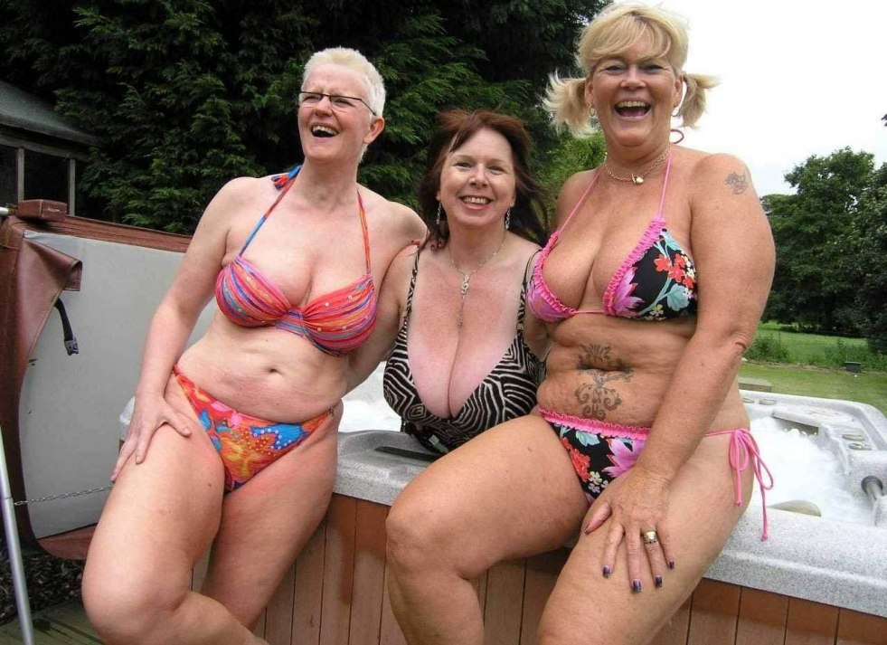 Thick tits in swimsuits