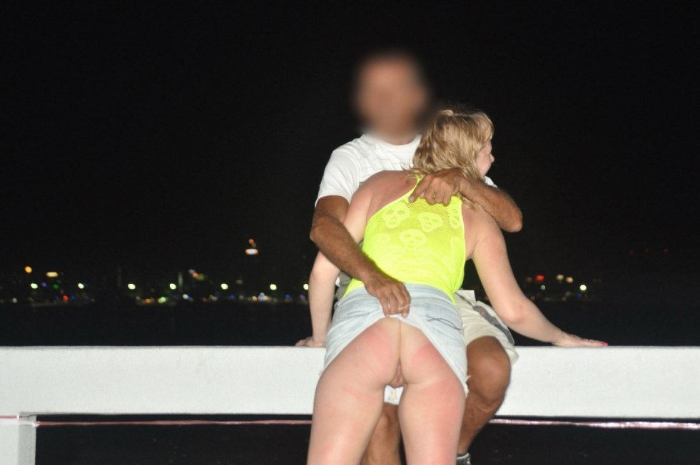 Britney Spears 2000 without panties