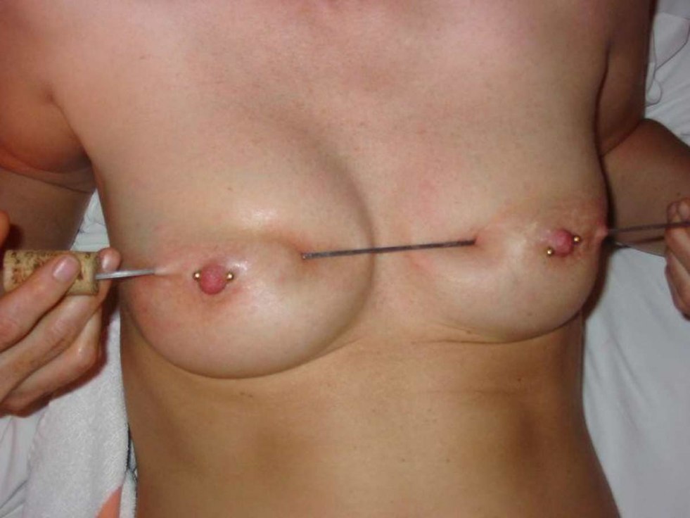 Piercing nipples needles