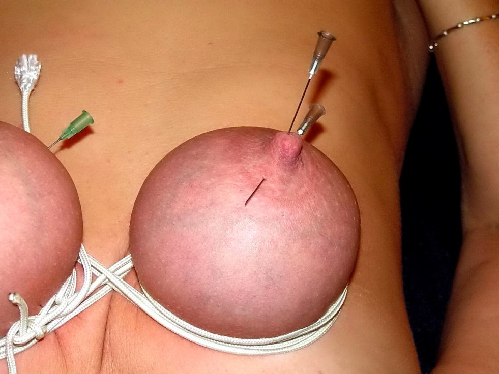 Piercing nipples needles