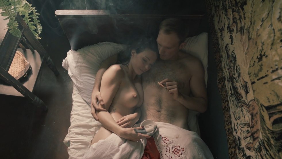 Agnia Ditkovskite an hour before dawn nude