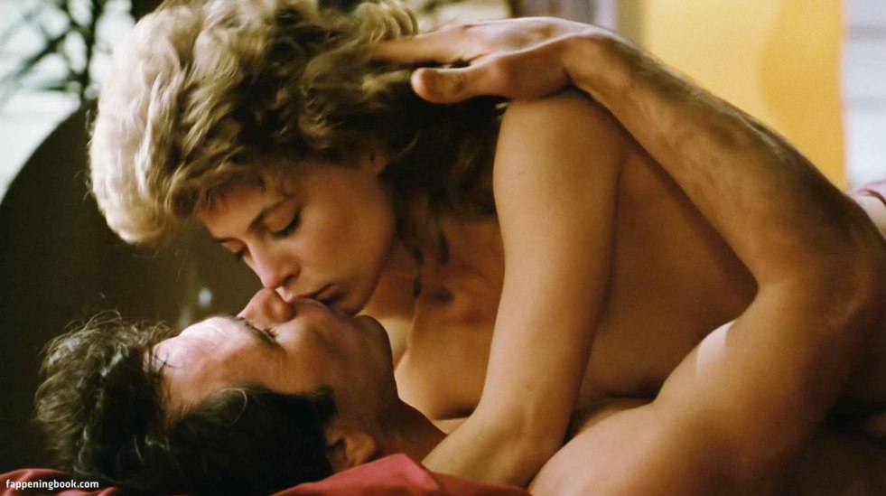 Linda Hamilton nude xxx