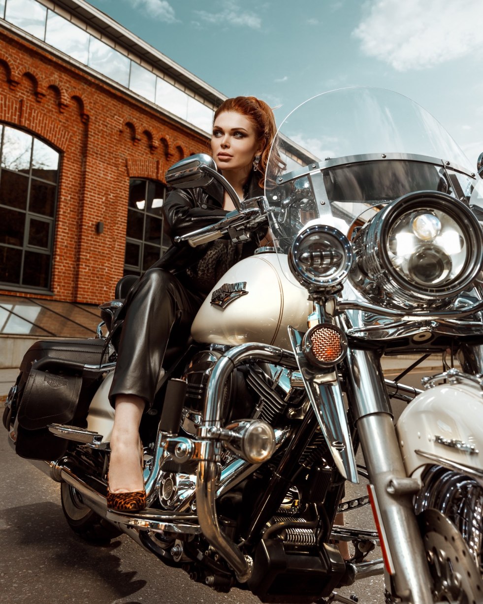 Julia Rybakova bathes