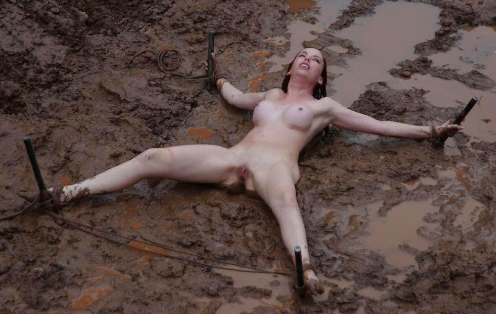 Beautiful naked women's corpses