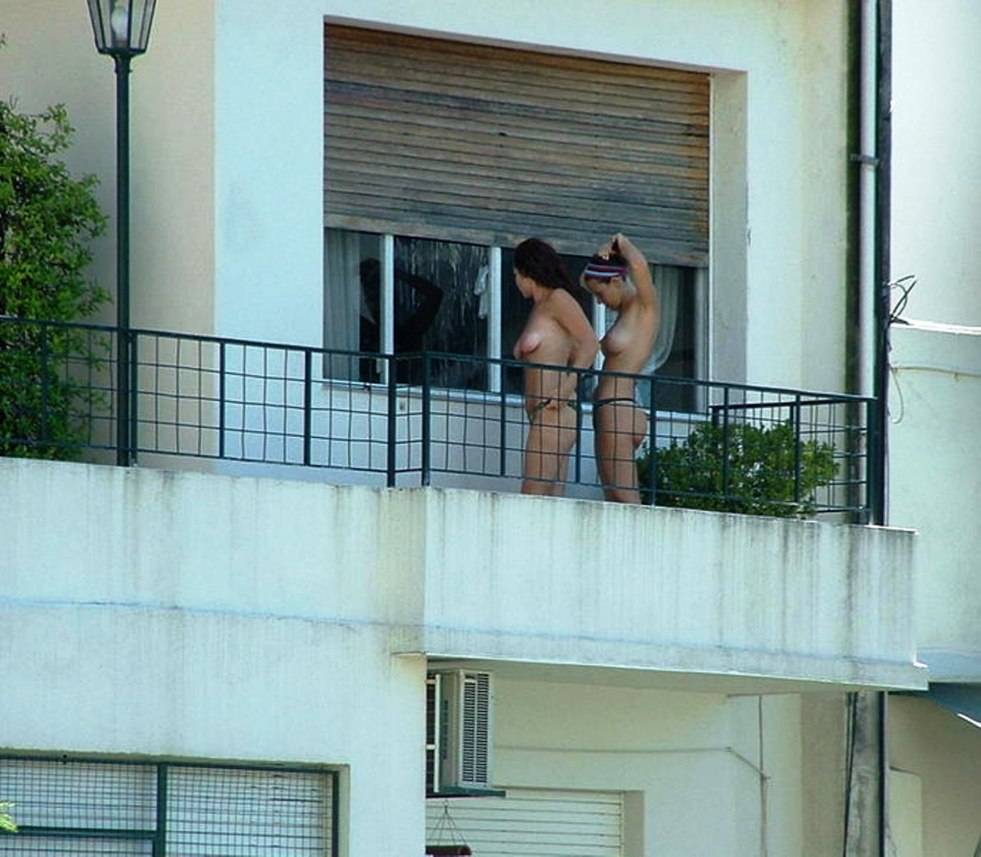 Exhibitionistics on the balcony