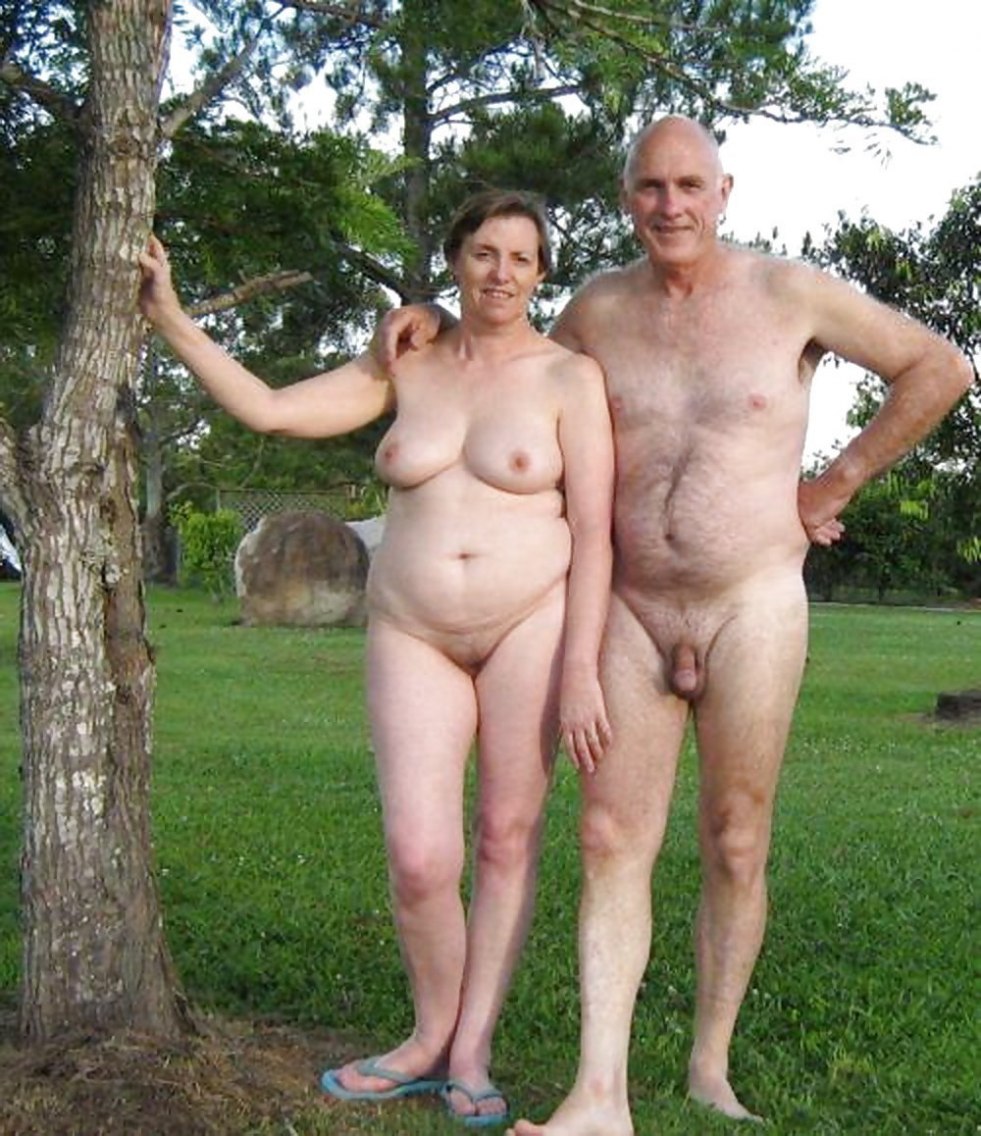 Mature old nudist