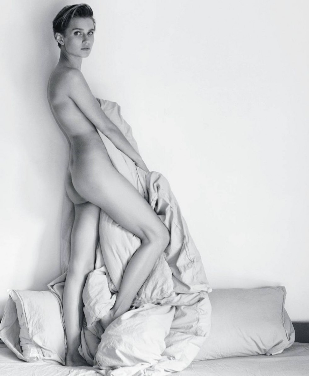 Girl sat down on two cocks