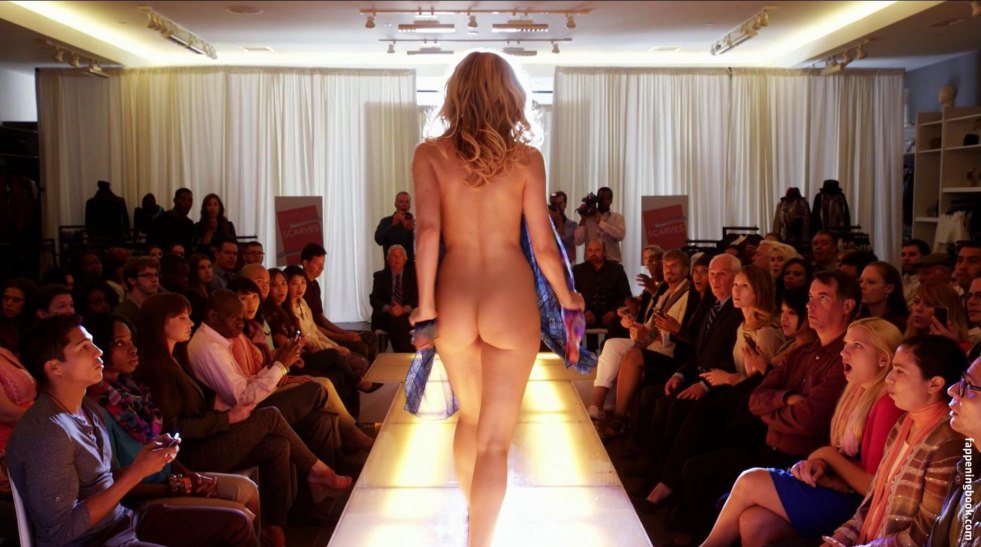 Blonde Yuzza Tomazeva Naked in the room