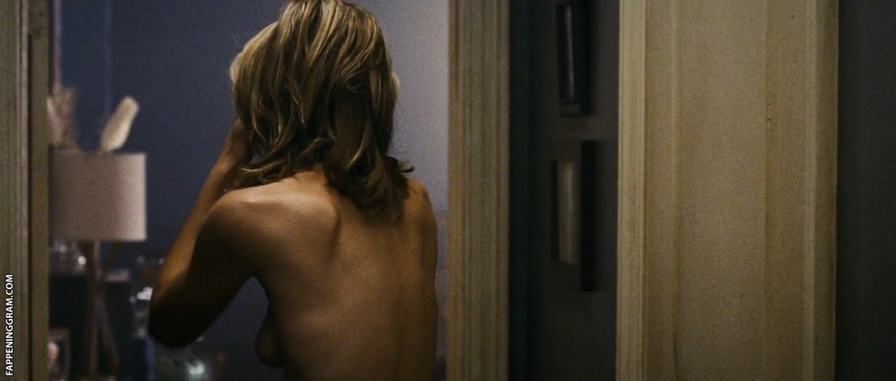 Leslie Mann Topless