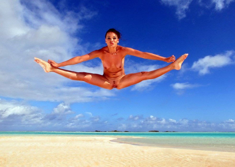 Jump into the water without panties