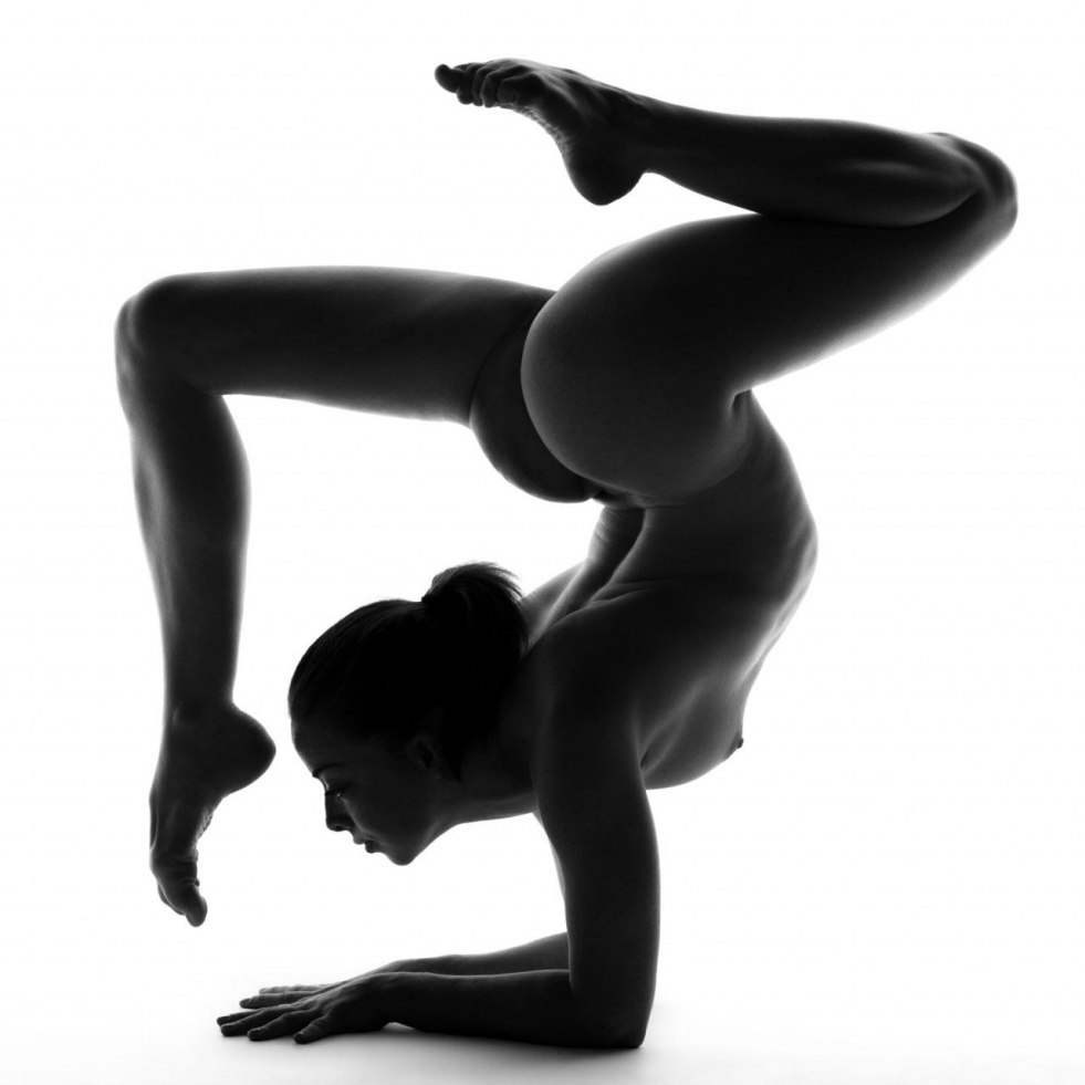 Erotic dancing girls