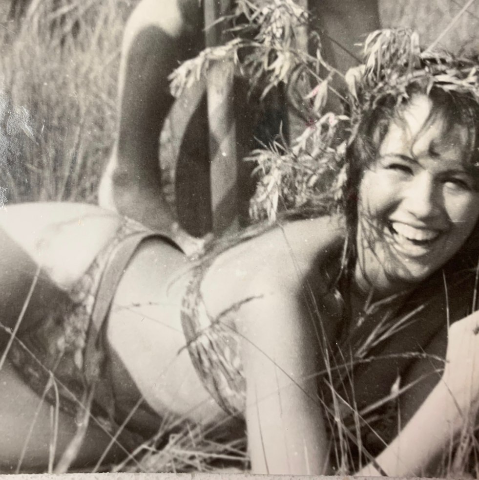 Naked girls building shops