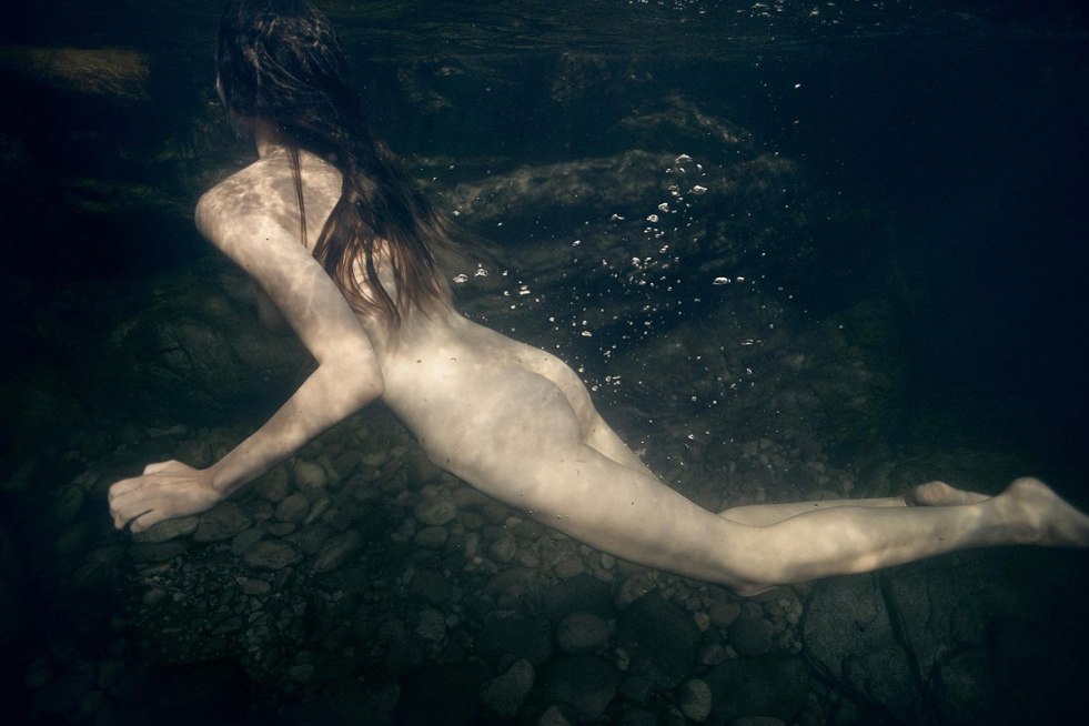 Girls in water and underwater nude