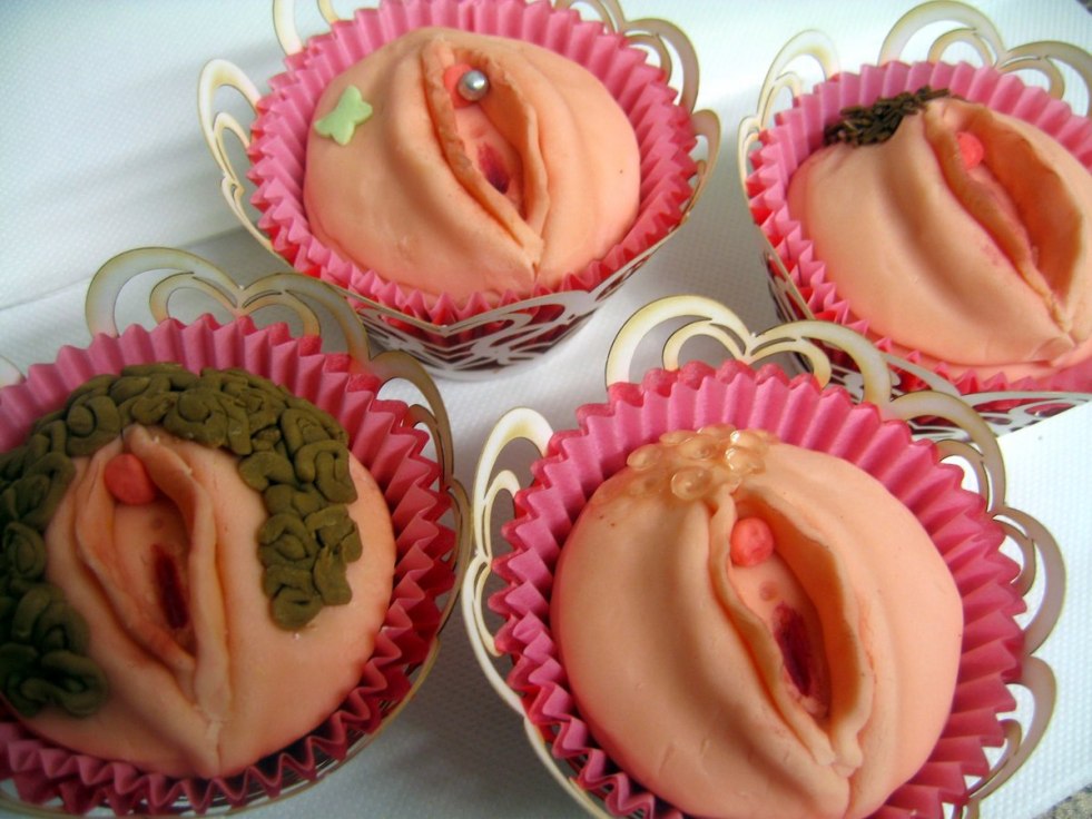 Erotic vagina cakes