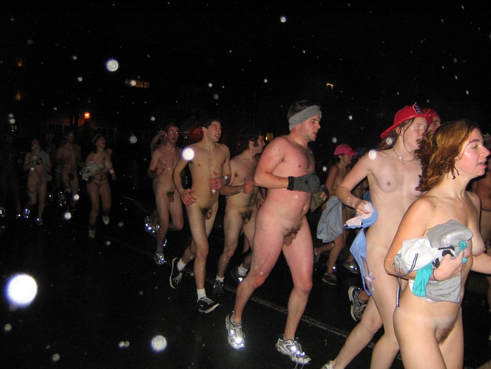 Mass nudism students