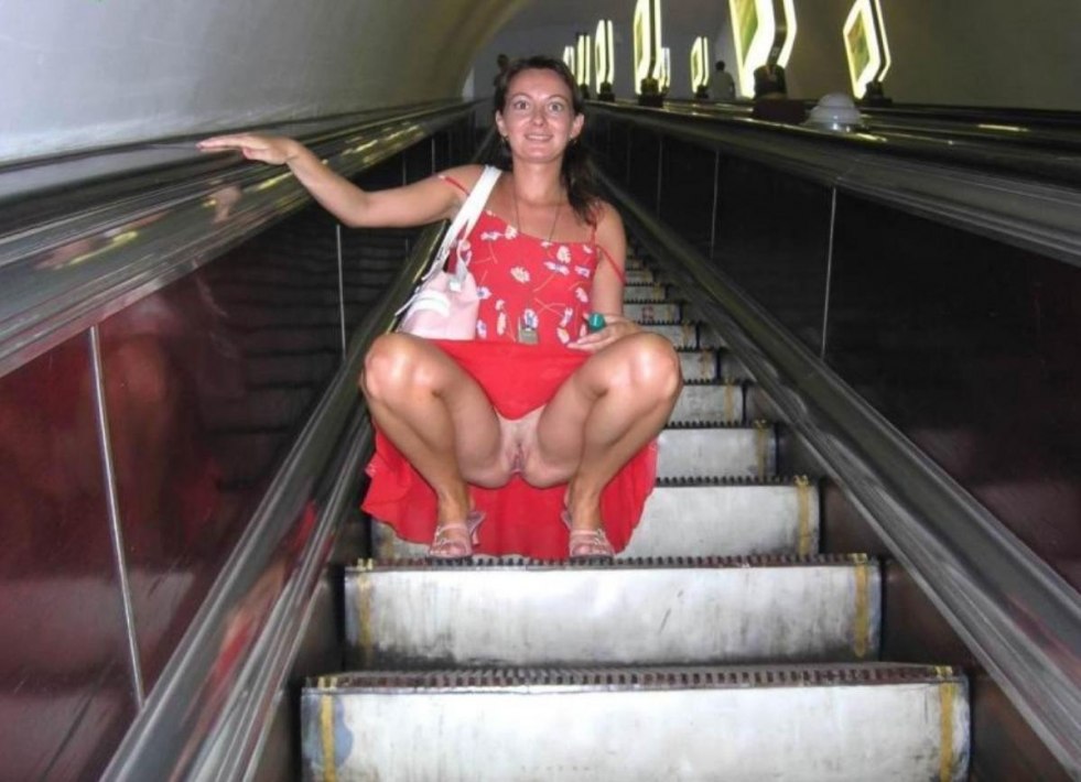 Girls in the train without panties