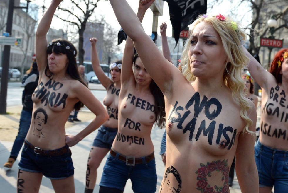 FEMEN Alexandra Shevchenko breasts