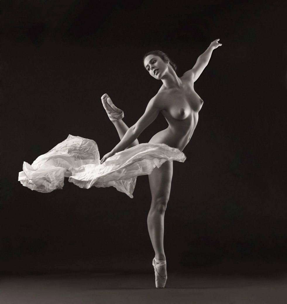 Young ballerina without panties