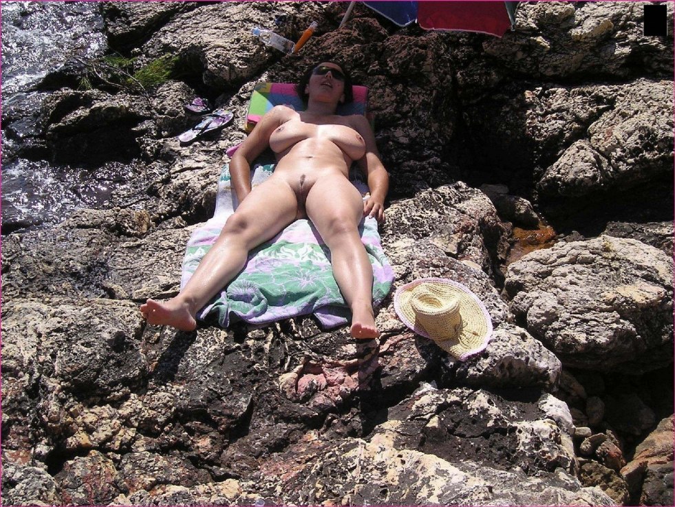 Naked women on the beach private
