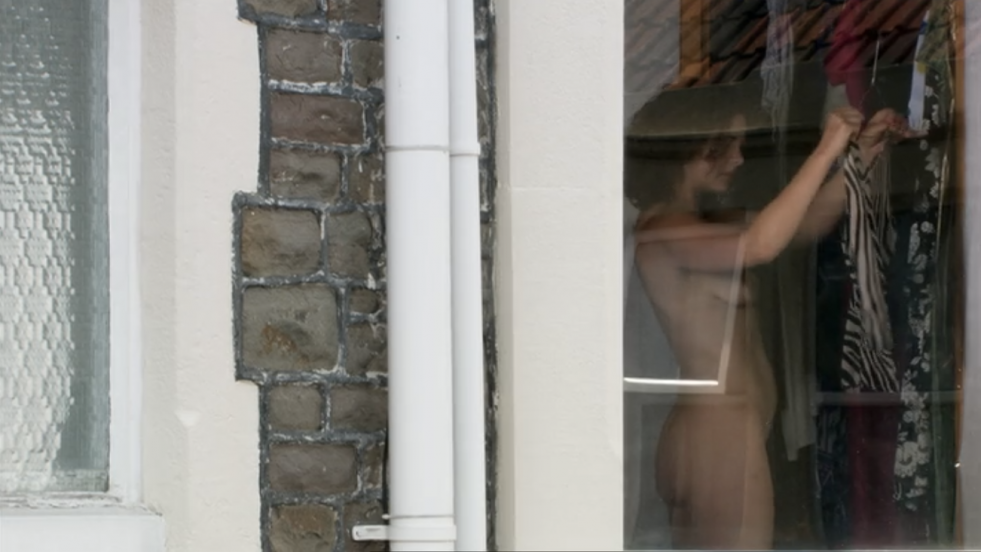 The window in the shower podsmotreno