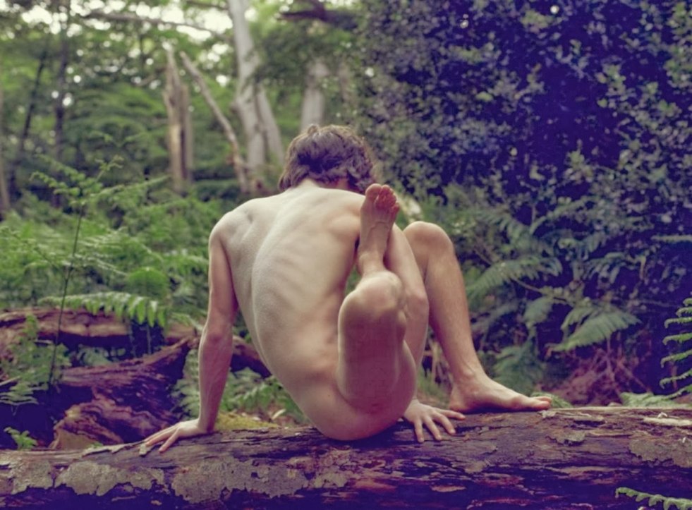 Naked women in wildlife