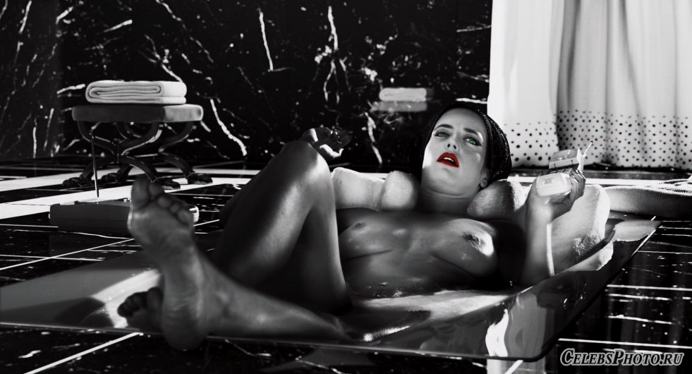 Eva Green City of Sin 2 in the pool