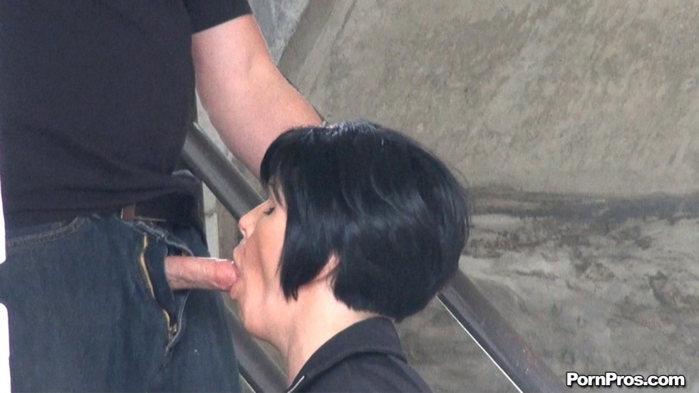 Mature sucks in the stairwell