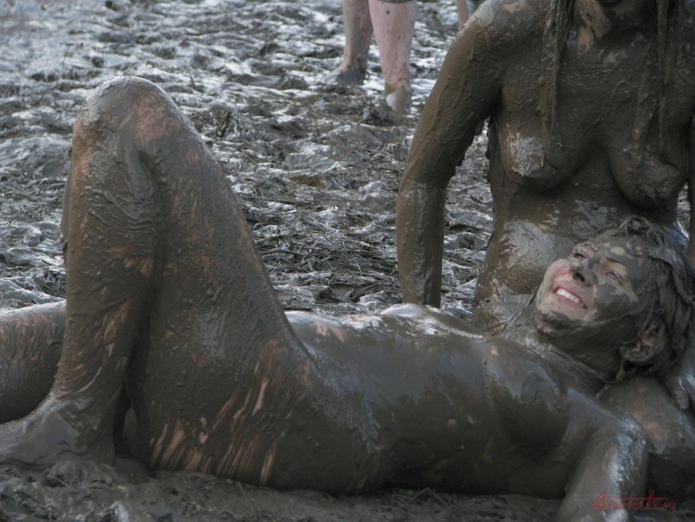 Masturbation in dirt photo