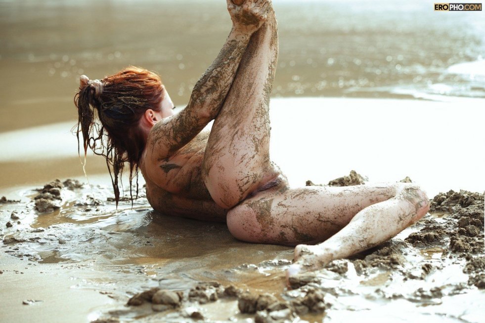 Naked girls in mud