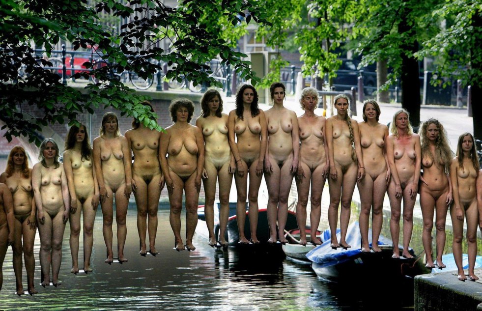 Many naked women