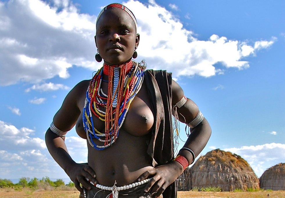 Naked women African tribes