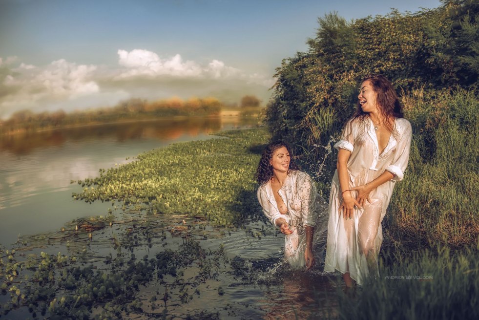 Girls bathe on Ivan Kupala