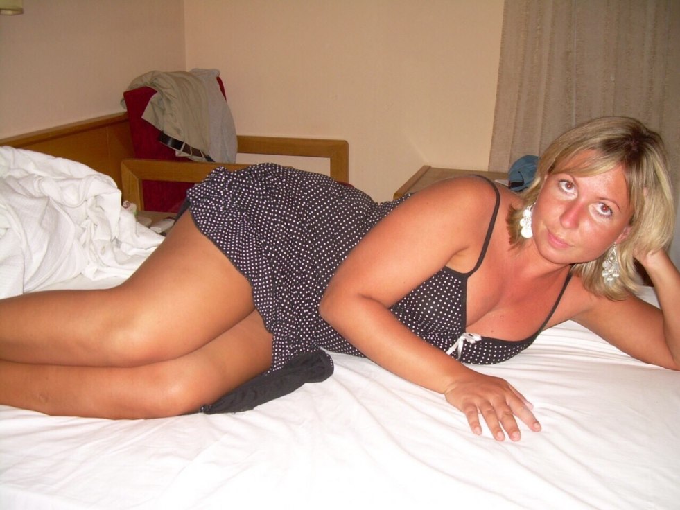 Older women from behind in a swimsuit